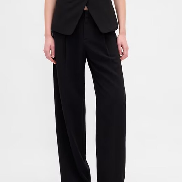 GAP Classic Black 365 Low Rise Pleated Wide-Leg Trousers - Picture 2 of 4